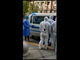 Suspected coronavirus patients being rounded up & taken by force by chinese police