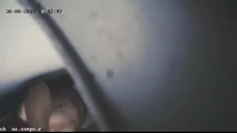 Шизик поджидал жертву, напал и отхуярил огромным молотком в лифте карелия было страшно