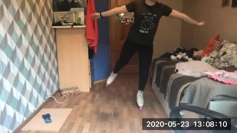 Юля елочка в коньках