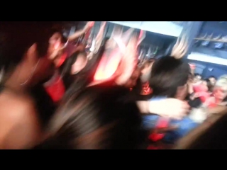 Fancam con tvxq in los angeles [130705] yunho walking through crowd