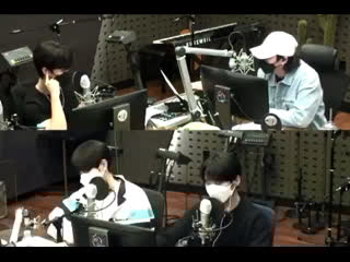 210315 day6 kiss the radio