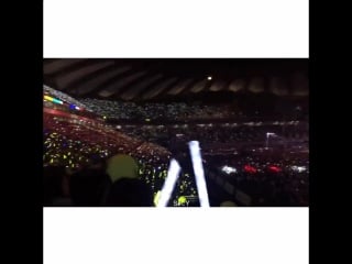 Watching all these people from different fandoms jam to vixx makes me so proud and happy