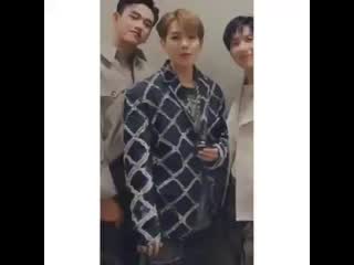 200923 looking good as always b mp4