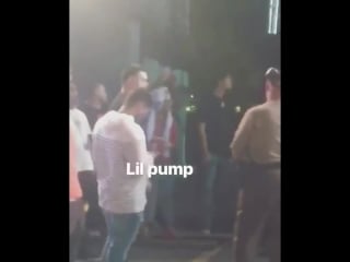 Lil pump флексит под тот самый дисс «1985» на выступлении j cole