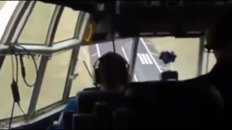 Приземление самолета из кабины пилотов