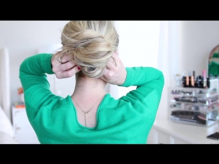 One minute messy bun tutorial