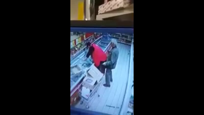 Дед трахун в калужской пятёрочке