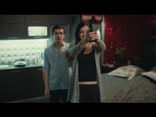 Ирка и сокол снимают стресс