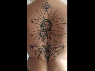 Мехенди девушка в лотосе