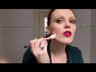 Karen elson does manhattan party makeup beauty secrets vogue