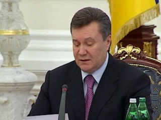 Президент україни не може вимовити слово "археологія"