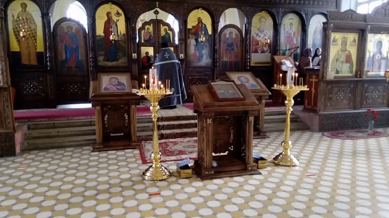 Вечерня с выносом плащаницы утреня с чином погребения