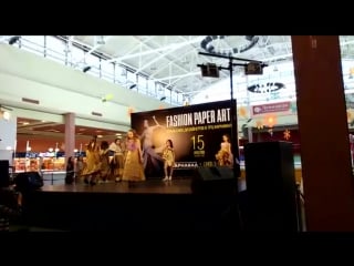 Показ в "карнавале"
" fashion paper art"