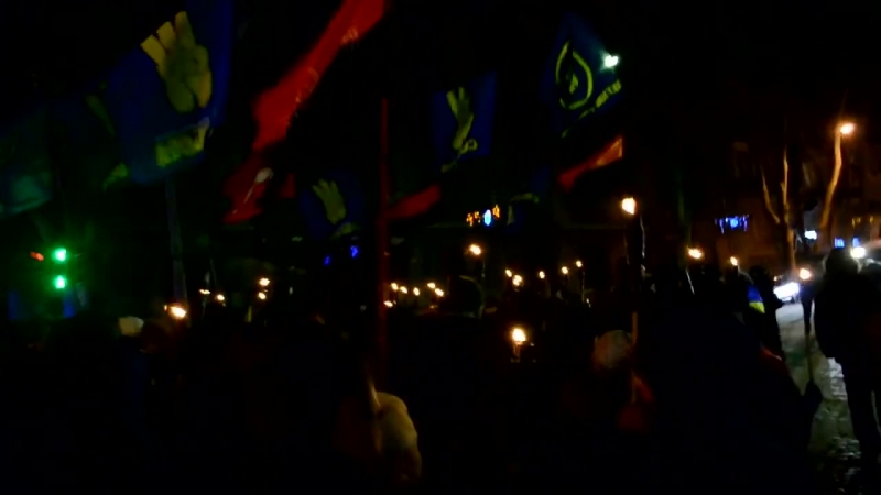 В одессе в честь степана бандеры прошло факельное шествие