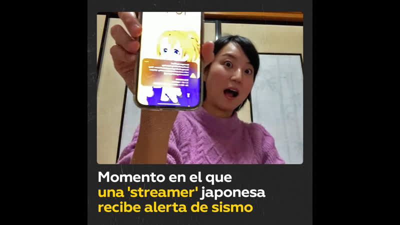 ‘streamer’ japonesa recibe una notificación de sismo y se esconde justo antes del temblor