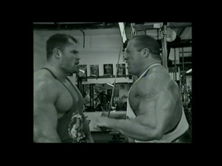 300lbs dave palumbo & mat duval train arms (1997 @ bev francis gym)