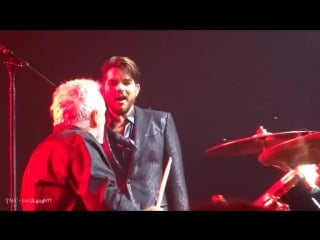 Q ueen adam lambert drum battle, band introu nder pressure p ark theater 18