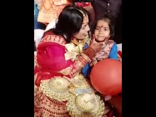 Bhagto ne kiya maa ka saringar