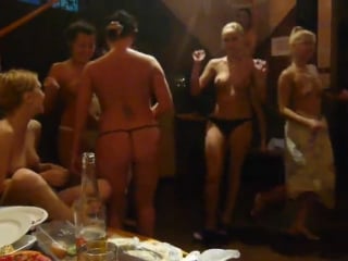 Naked Girls Swollen In The Sauna 