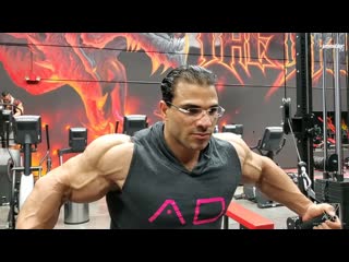 Hassan mostafa trains chest