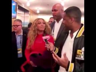 Бейонсе дает интервью extra