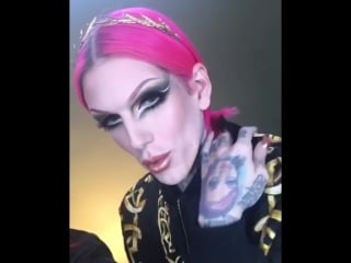 Nicole faulkner"super natural makeup look on @jeffreestar tonight using all @jeffreestarcosmetics 😘🙌🏻"