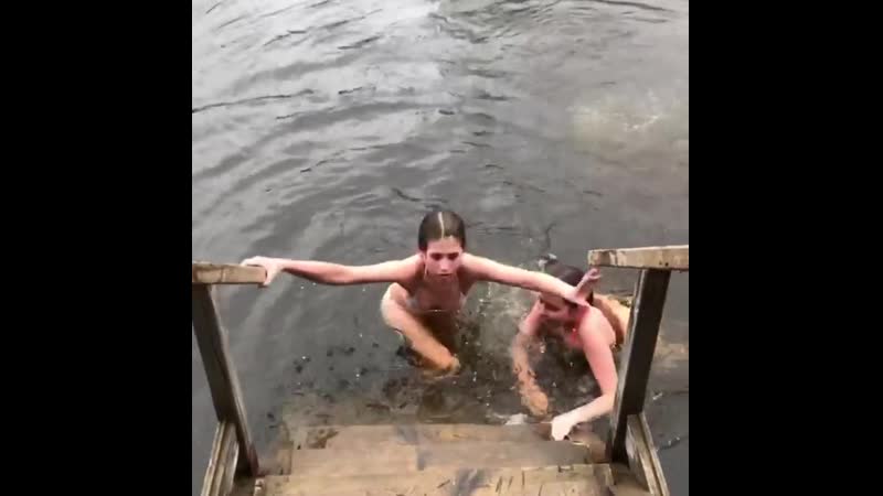 Алексей панин уехал в деревню прятаться от коронавируса ранее он говорил, что не хочет жить в россии