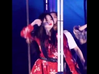 Soojin’s facial expression, her sexy moves her tongue she can indeed light my body up aaaaaa