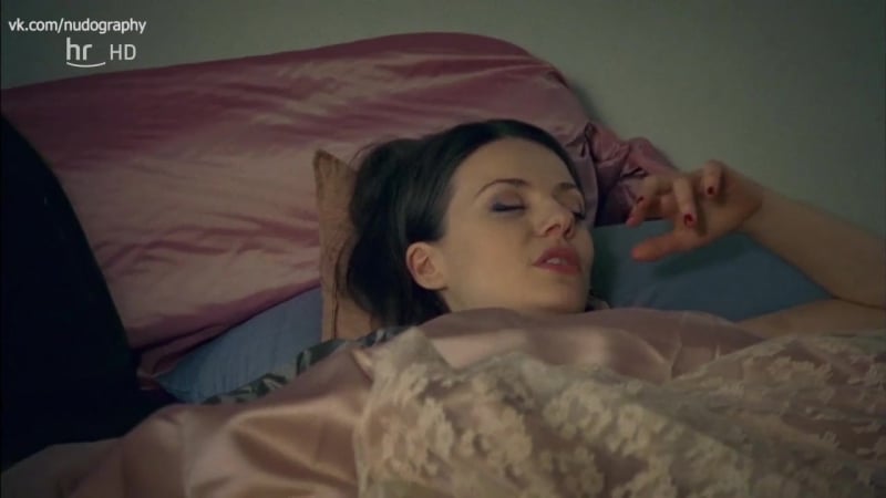 Джулия хартманн (julia hartmann) голая в сериале "дело ведет шнель" (schnell ermittelt, 2010) сезон 3 / серия 4 (s03e04)