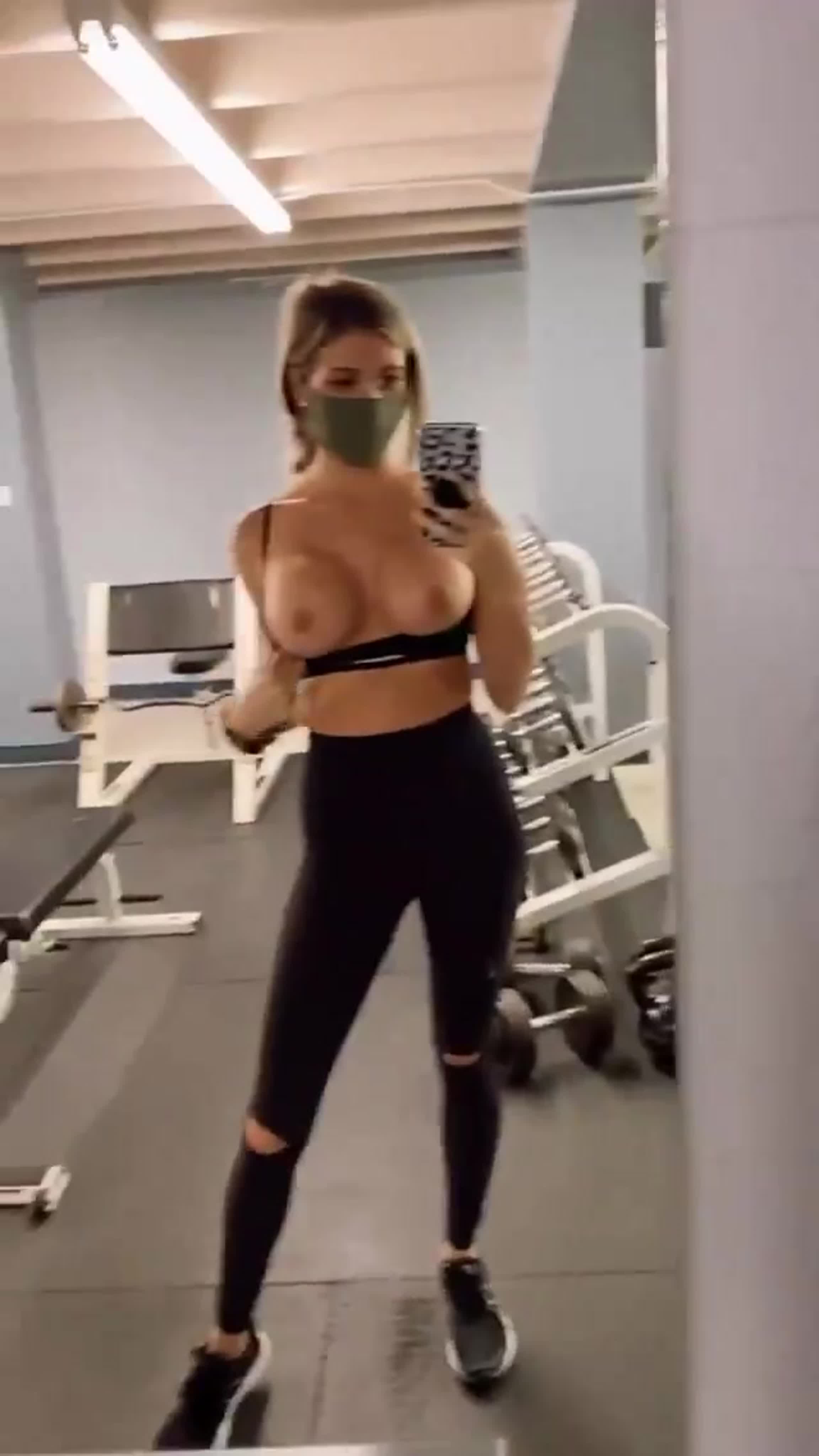 в спортзале сельфи интим Селфи в спортзале watch online
