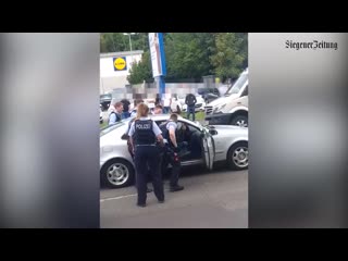 Siegen, germany 7 police clowns fail miserably when trying to arrest one single 21 year old foreigner