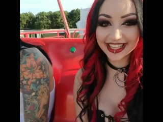 Instagram @dani divine