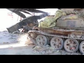 Сирия 02 06 2017 ракка два т 55 иг затрофеенные боевиками sdf