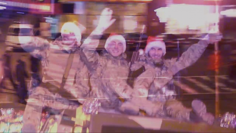 Вітаємо з новорічними святами!