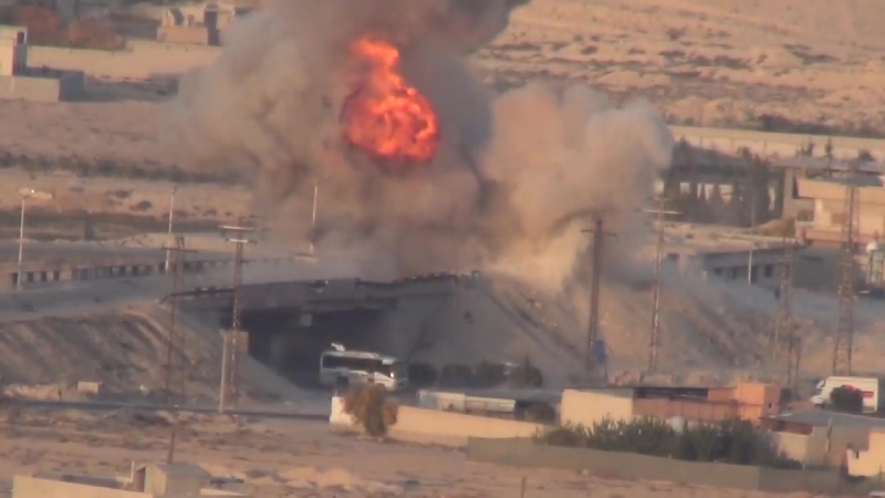 Сирия 7 ноября 2012 года смертник боевиков подорвал блокпост саа