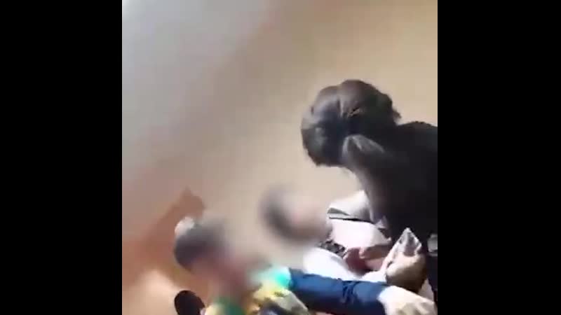 Во владивостоке школьница избила одноклассницу, попросив подругу снять видео