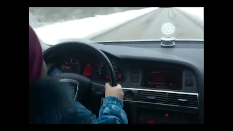 8 ми летняя девочка на ауди за рулем