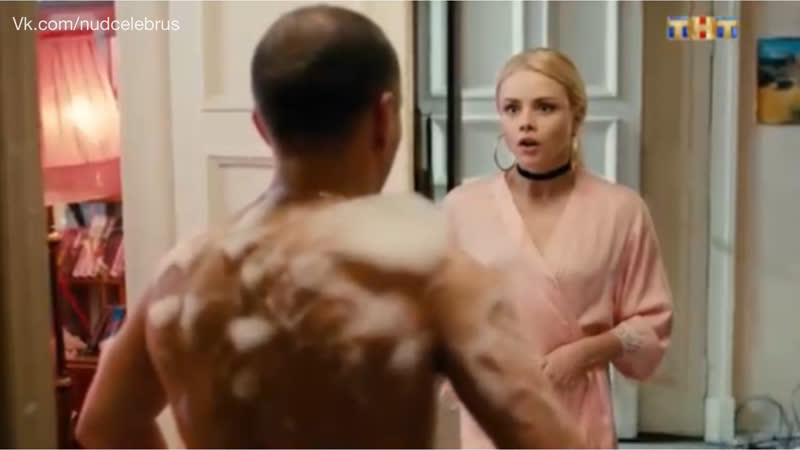 Анастасия акатова засветила грудь