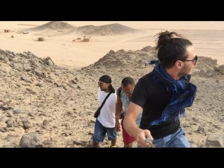 Mountaineering with friends in hurgada, egypt