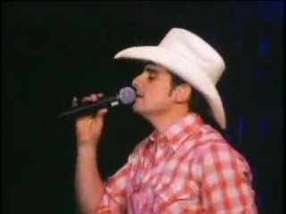 Brad paisley mud on the lens (concert 1h 11min)