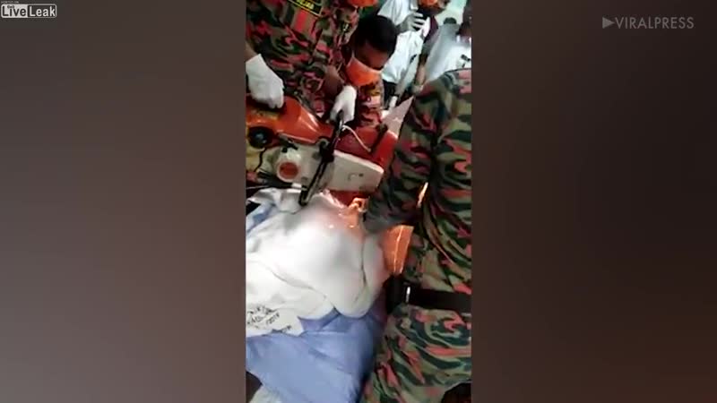 В малайзии молодые занялся сексом с водопроводной трубой