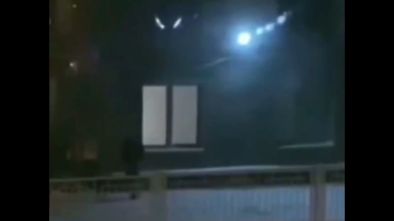 Иностранный специалист в петербурге по ночам наблюдает за жителями одного дома