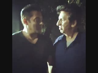 Friends forever salmankhan with mr kailash surendranth on the set of goldieemasale ad shoot january 7, 2019! mp4