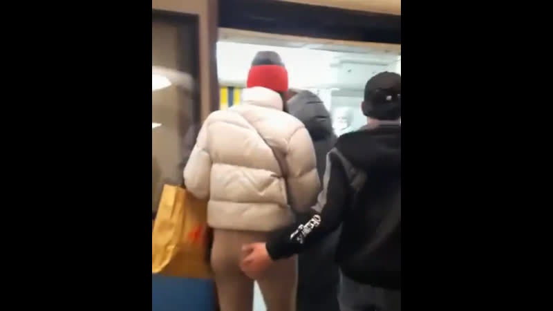 Домогательства в метро от тиктокера