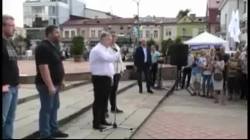 Порошенко взялся угрожать украинцам после криков ганьба!