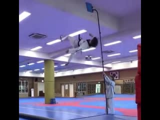 Taekwondo athlete gains massive air during training