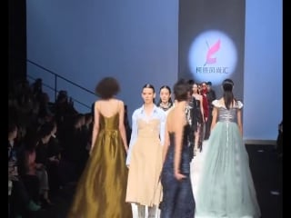 2017 10 31 лена в репортаже о показе keqiao fashion exchange