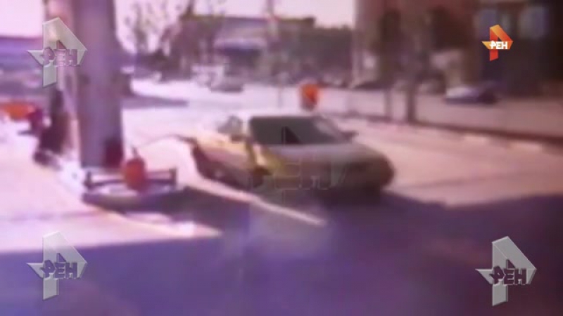Водитель lada снес заправочную колонку, не вытащив шланг из бака (видео
