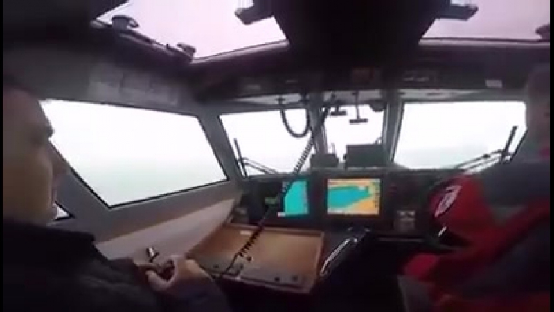 Украинский катер против российских военных