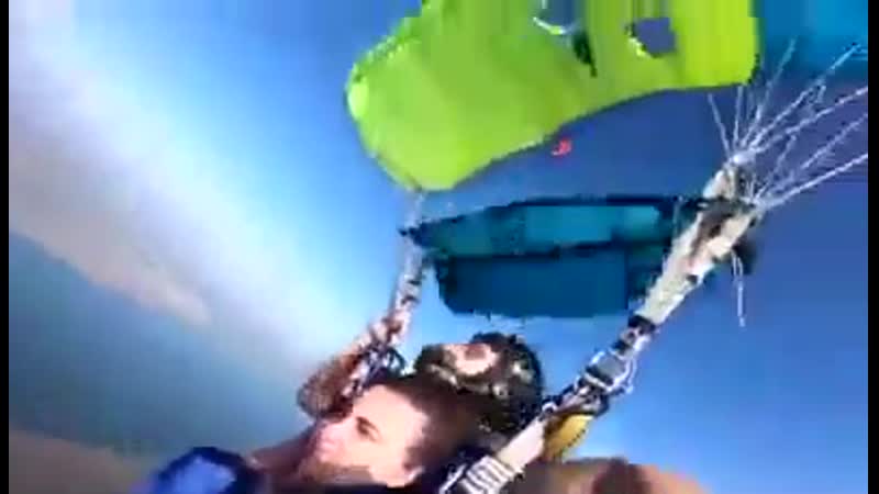 Разрыв тандемкупола другим парашютистом в свободном падении